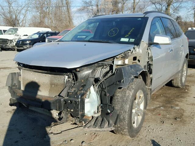 1GNER23DX9S178397 - 2009 CHEVROLET TRAVERSE L SILVER photo 2