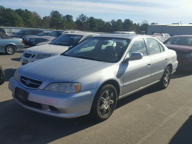 19UUA5663YA051488 - 2000 ACURA 3.2TL SILVER photo 2