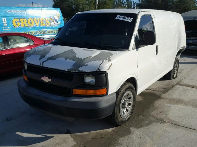 1GCUGADX3A1109414 - 2010 CHEVROLET EXPRESS G1 WHITE photo 2