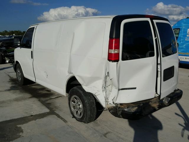 1GCUGADX3A1109414 - 2010 CHEVROLET EXPRESS G1 WHITE photo 3