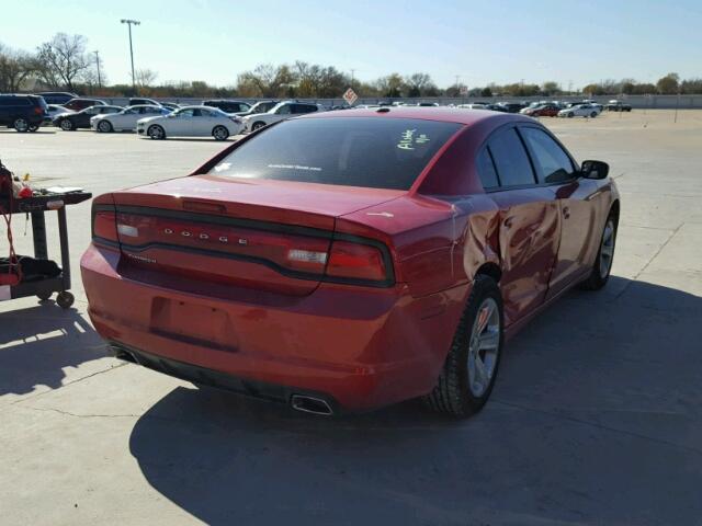 2B3CL3CG1BH517015 - 2011 DODGE CHARGER RED photo 4