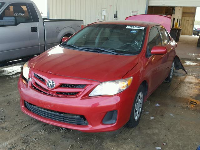 2T1BU4EE9BC656988 - 2011 TOYOTA COROLLA BA RED photo 2