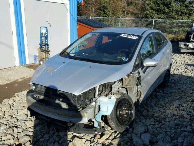 3FADP4BJ4FM212566 - 2015 FORD FIESTA SE SILVER photo 2