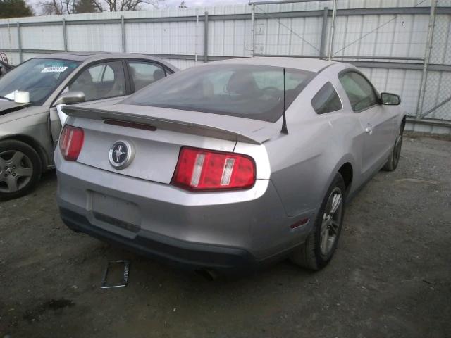 1ZVBP8AN1A5150794 - 2010 FORD MUSTANG SILVER photo 4