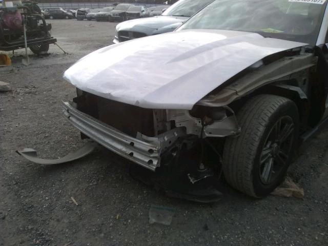 1ZVBP8AN1A5150794 - 2010 FORD MUSTANG SILVER photo 9