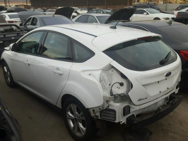 1FADP3K26EL118319 - 2014 FORD FOCUS SE WHITE photo 3