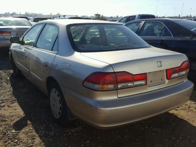 JHMCG66571C007119 - 2001 HONDA ACCORD LX GOLD photo 3