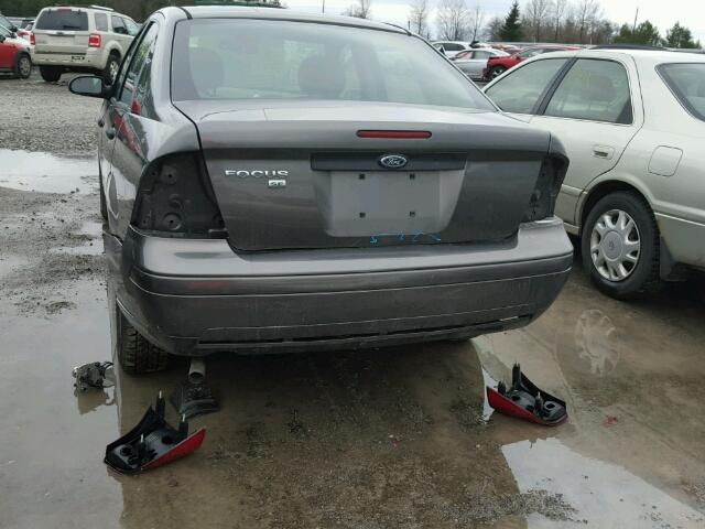 1FAFP34N47W337300 - 2007 FORD FOCUS ZX4 GRAY photo 9