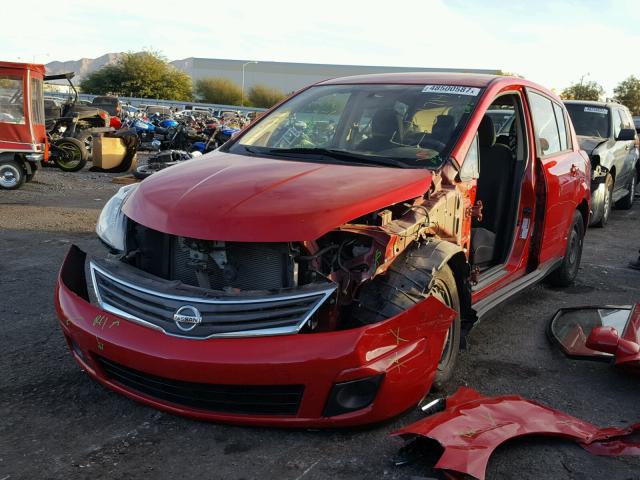 3N1BC1CP1BL501020 - 2011 NISSAN VERSA S RED photo 2