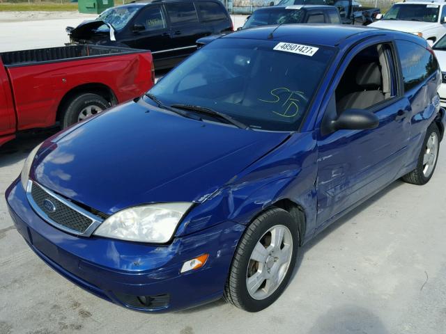 1FAHP31N16W232757 - 2006 FORD FOCUS ZX3 BLUE photo 2