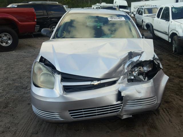 1G1AS58H297222851 - 2009 CHEVROLET COBALT LS SILVER photo 9