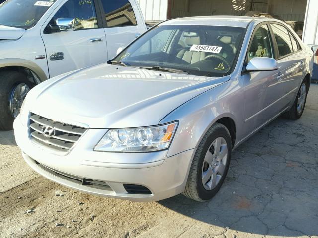 5NPET4AC0AH648228 - 2010 HYUNDAI SONATA SILVER photo 2