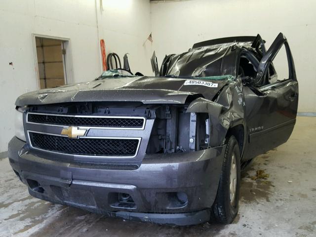 1GNUKAE07AR250561 - 2010 CHEVROLET TAHOE K150 GRAY photo 2