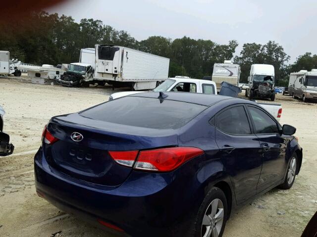 5NPDH4AE5DH301559 - 2013 HYUNDAI ELANTRA GL BLUE photo 4