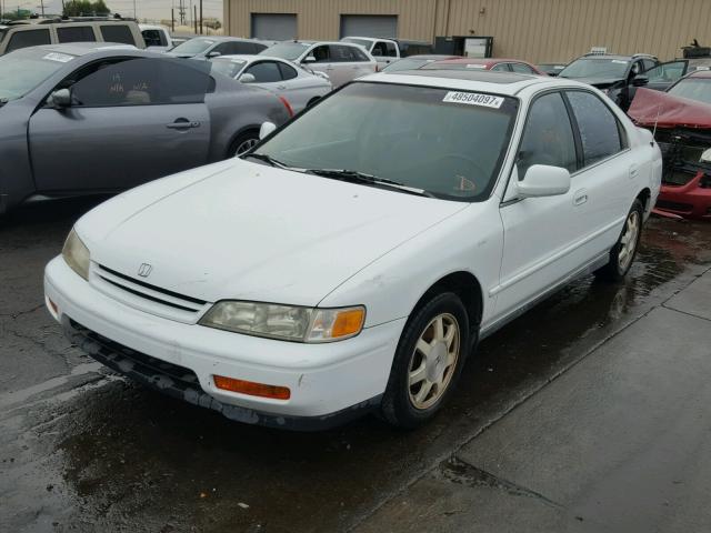 JHMCD5653RC039970 - 1994 HONDA ACCORD EX WHITE photo 2