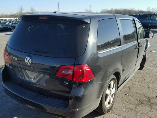 2V4RW3D19AR272506 - 2010 VOLKSWAGEN ROUTAN SE BLACK photo 4