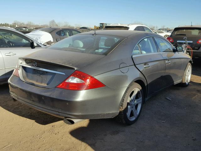 WDDDJ75X26A067625 - 2006 MERCEDES-BENZ CLS 500C GRAY photo 4