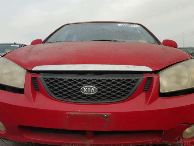 KNAFE162955069352 - 2005 KIA SPECTRA5 RED photo 9