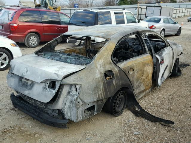 3VW1K7AJ1DM252645 - 2013 VOLKSWAGEN JETTA BASE Այրված լուսանկար 4