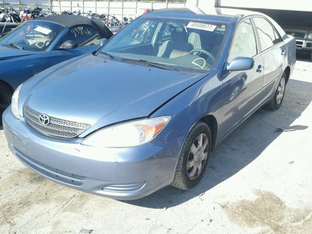 4T1BE32K44U915891 - 2004 TOYOTA CAMRY LE 青色 照片 2