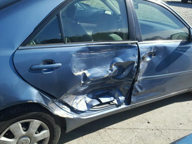 4T1BE32K44U915891 - 2004 TOYOTA CAMRY LE 青色 照片 9