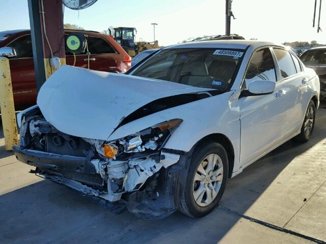 1HGCP26408A072211 - 2008 HONDA ACCORD LXP WHITE photo 2