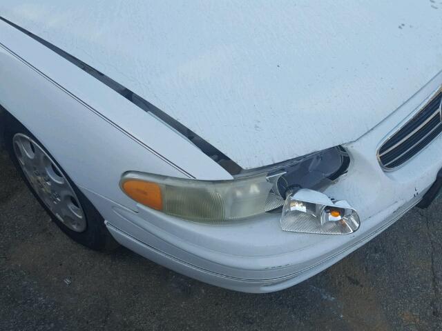 2G4WB52K0W1594825 - 1998 BUICK REGAL LS 白色 照片 9