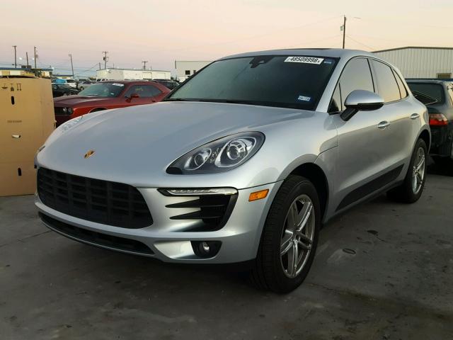 WP1AB2A57HLB11710 - 2017 PORSCHE MACAN S SILVER photo 2