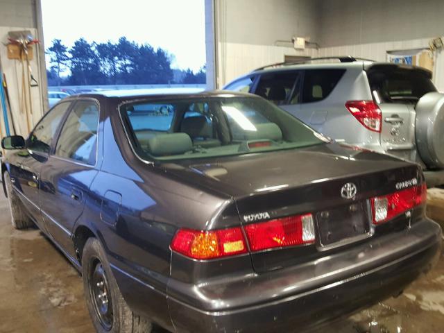 JT2BF28K4Y0274959 - 2000 TOYOTA CAMRY LE GRAY photo 3