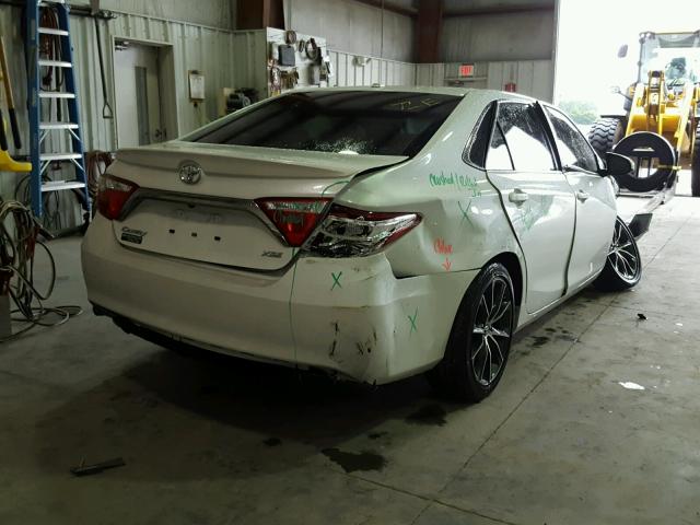 4T1BF1FK7HU435538 - 2017 TOYOTA CAMRY LE WHITE photo 4