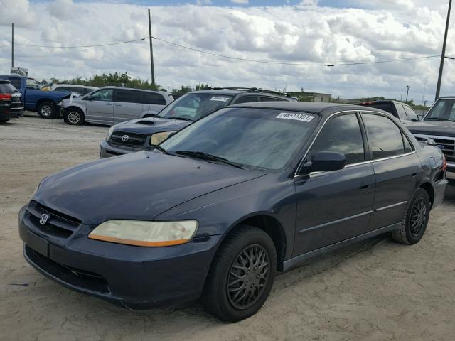 1HGCG5649YA013711 - 2000 HONDA ACCORD LX BLUE photo 2