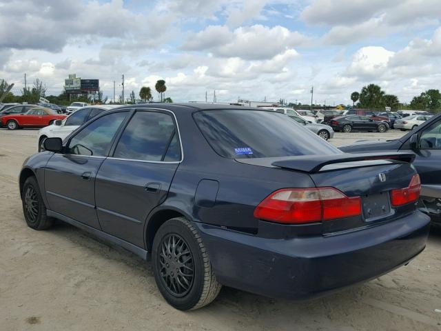 1HGCG5649YA013711 - 2000 HONDA ACCORD LX BLUE photo 3