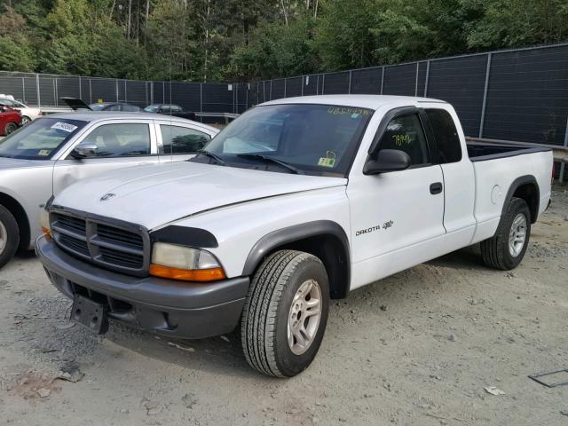 1B7GL12XX2S663573 - 2002 DODGE DAKOTA BAS WHITE photo 2