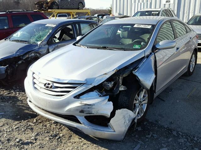 5NPEB4AC0DH542935 - 2013 HYUNDAI SONATA GLS SILVER photo 9