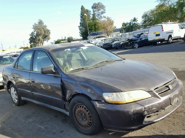 1HGCG564XWA184576 - 1998 HONDA ACCORD LX GRAY photo 1