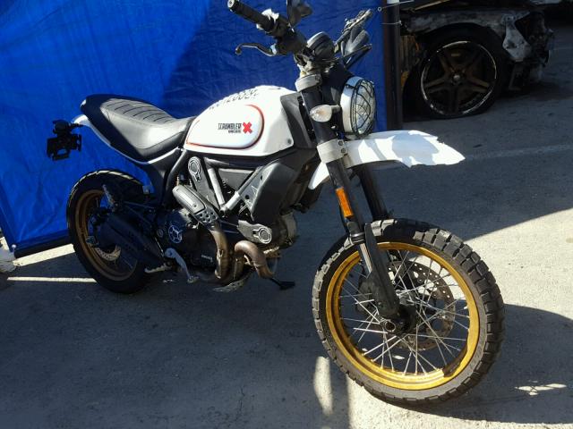 ML0KAFBM7JT000473 - 2018 DUCATI SCRAMBLER WHITE photo 1