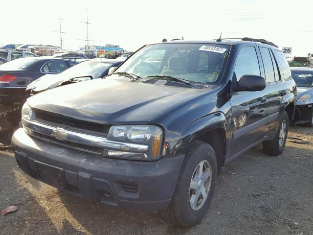 1GNDT13S652260014 - 2005 CHEVROLET TRAILBLAZE BLACK photo 2