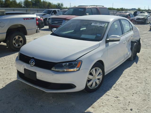 3VWDZ7AJ7BM100181 - 2011 VOLKSWAGEN JETTA SE WHITE photo 2