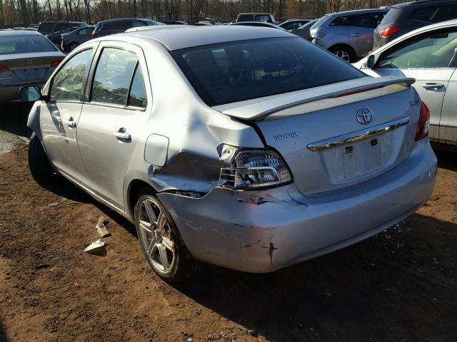 JTDBT923181227327 - 2008 TOYOTA YARIS SILVER photo 3