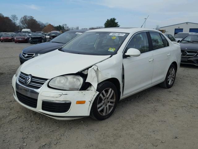 3VWEG71K17M126995 - 2007 VOLKSWAGEN JETTA WOLF WHITE photo 2