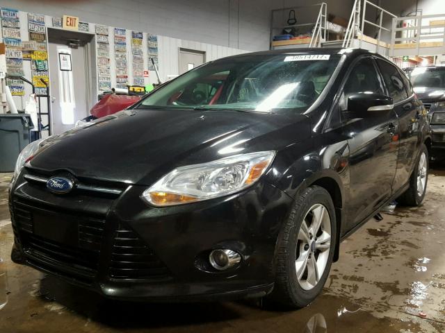 1FAHP3K20CL321236 - 2012 FORD FOCUS SE BLACK photo 2