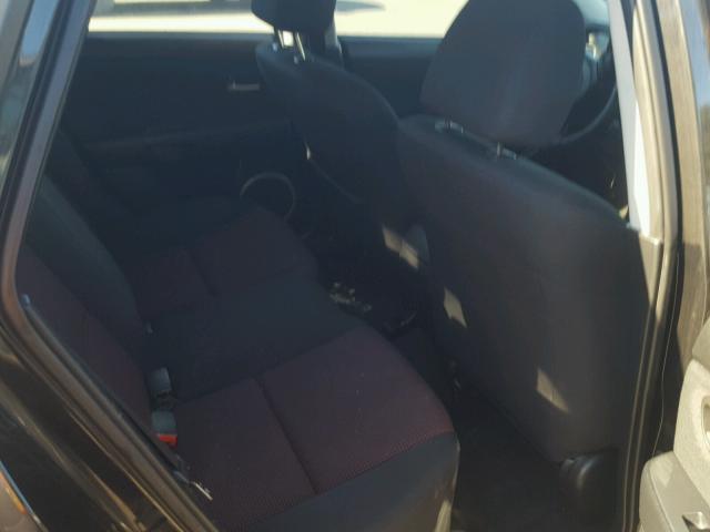 JM1BK143861401148 - 2006 MAZDA 3 HATCHBAC BLACK photo 6