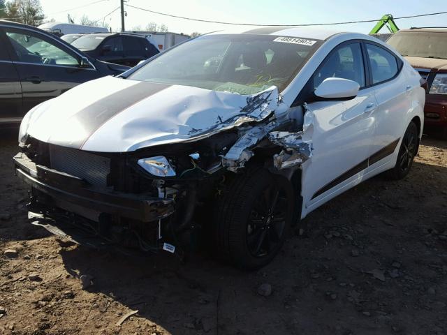 5NPDH4AE3GH661188 - 2016 HYUNDAI ELANTRA SE WHITE photo 2