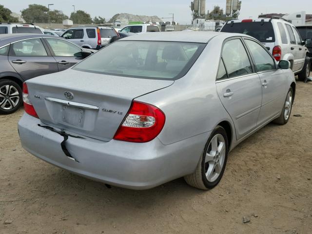 JTDBE32K620061205 - 2002 TOYOTA CAMRY LE SILVER photo 4