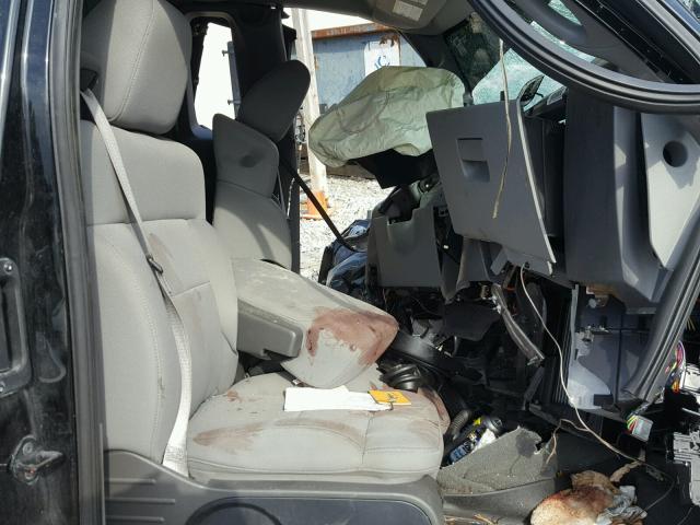 1FTRF122X5NC10335 - 2005 FORD F150 أسود صورة 5
