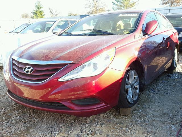 5NPEB4AC4BH259080 - 2011 HYUNDAI SONATA GLS RED photo 2