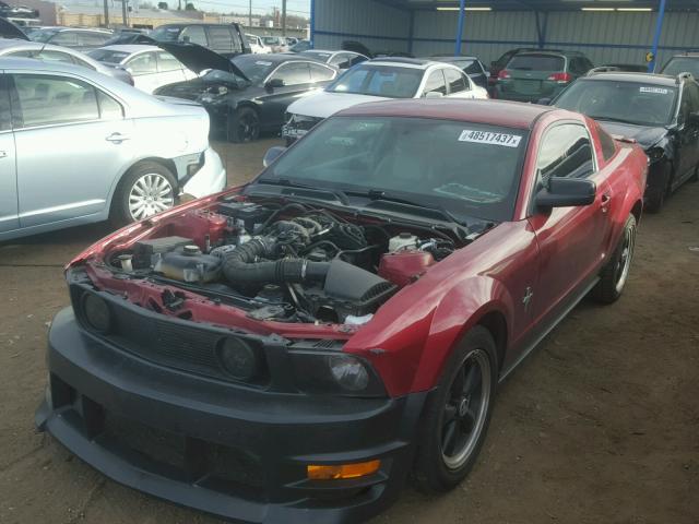 1ZVFT80N575363139 - 2007 FORD MUSTANG RED photo 2