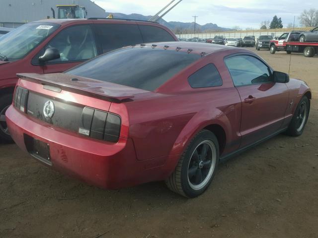 1ZVFT80N575363139 - 2007 FORD MUSTANG RED photo 4