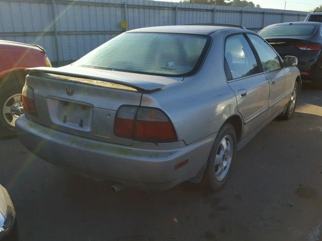 1HGCD5607VA238355 - 1997 HONDA ACCORD SE GOLD photo 4