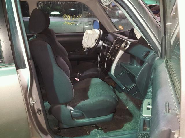 JTLKT324854016310 - 2005 TOYOTA SCION XB GRAY photo 5